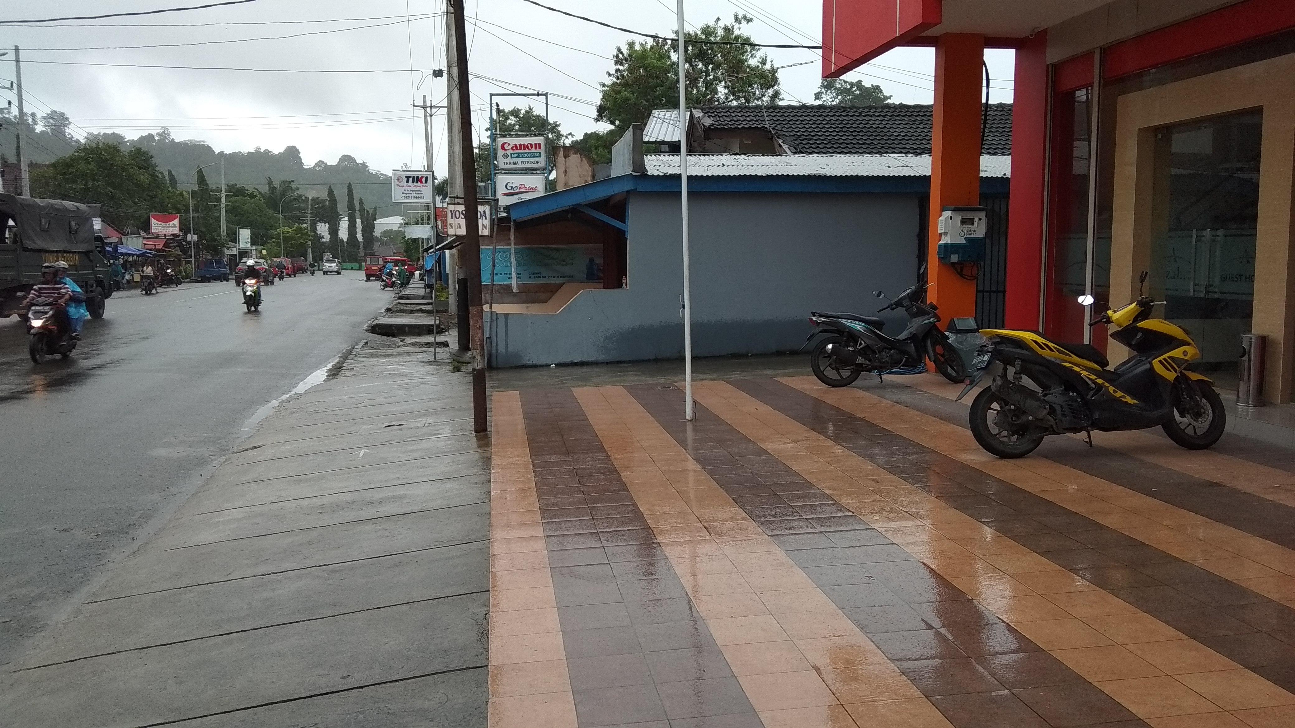 Super Oyo 1006 Azzahra Guest House Syariah Ambon Extérieur photo